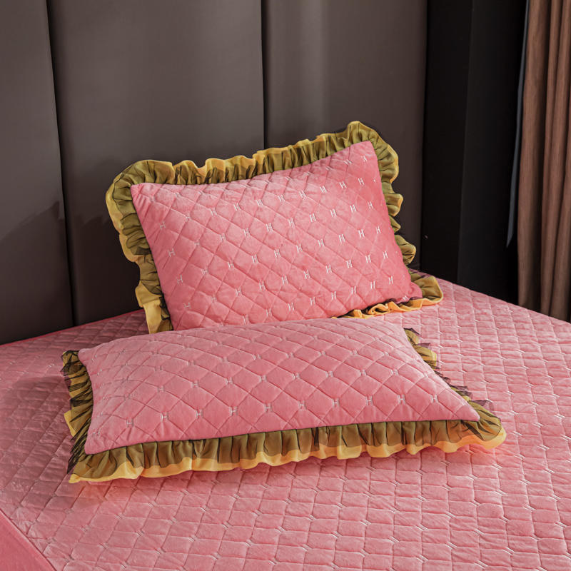 Deep pink Fancy Collection Bedspread