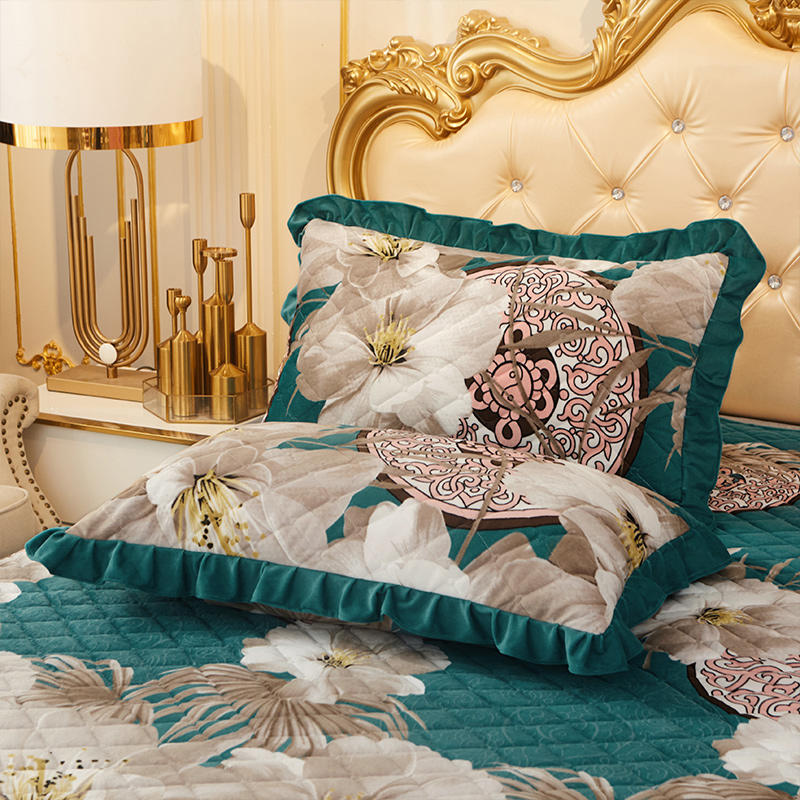 Luxury Bedspread Queen Size
