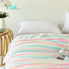 warme Wurfdecke für das Bett