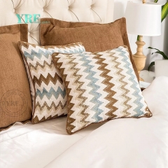 Kissen und Bett Läufer