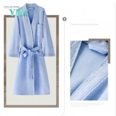 Badezimmer Bademantel