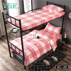 Schlafsaal Bettdecken