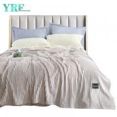 Flauschige Plüsch-Orange-Rot-Weiß-Überwurfdecke