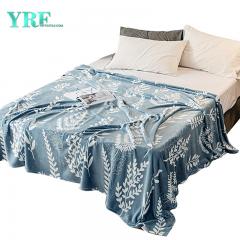 Leichte Fleecedecken im modernen Stil