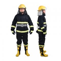 Flammhemmender Feuerwehranzug