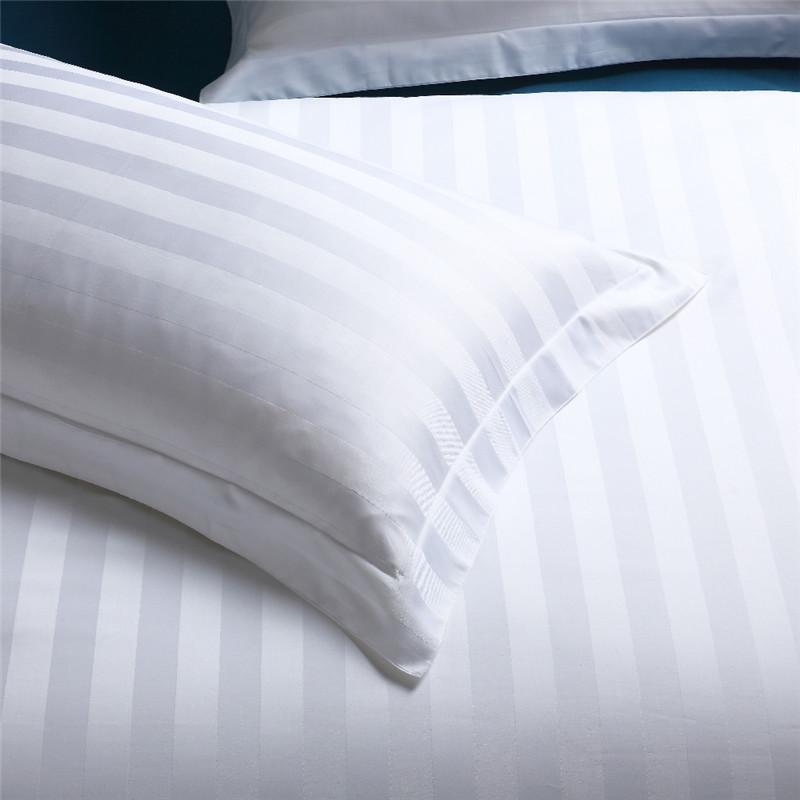 Wie entfernt man Blutflecken aus weißen Laken?